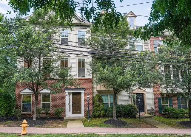 Property at 102 Vista Knoll Dr, Occoquan, VA, 22125, 4 beds, 3.5 baths, [object Object]