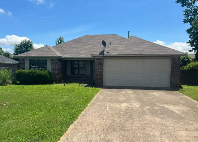 Property at 1300 Choate St, Conway, AR, 72032, 3 beds, 2 baths, [object Object]