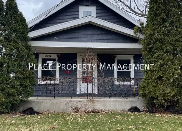 Property at 2007 Oakwood Ave NE, Grand Rapids, MI, 49505, 4 beds, 1 bath, [object Object]