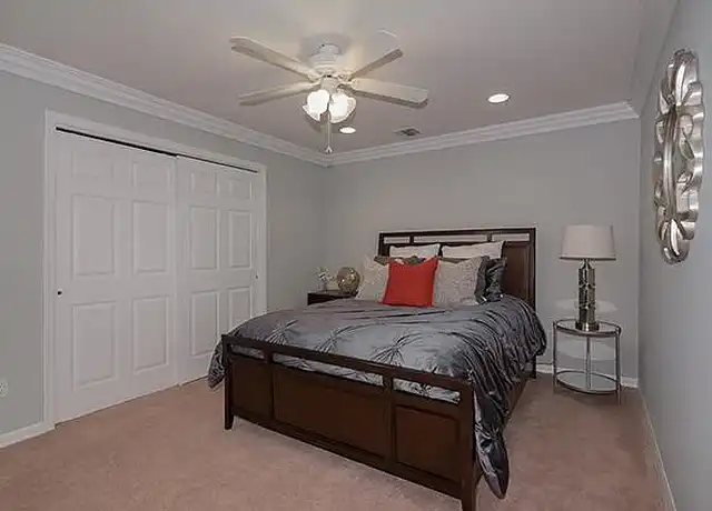 Property at Fairfield Courtyard East At Farmingdale - 262 Eastern Pkwy, Farmingdale, NY, 11735, 2 beds, 1 bath, [object Object]