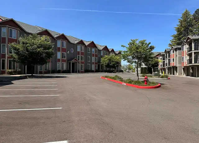 Property at Greenburg Apartments - 9520 SW Greenburg Rd, Tigard, OR, 97223, 1-2 bed, 1-2 bath, [object Object]