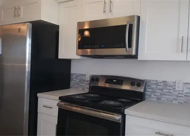 Property at 141 NE 10th Ave Unit 21C, Hallandale Beach, FL, 33009, 1 bed, 1 bath, [object Object]