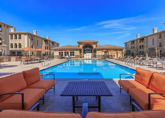 Photo of 300 Crescent Dr, Vacaville, CA 95688