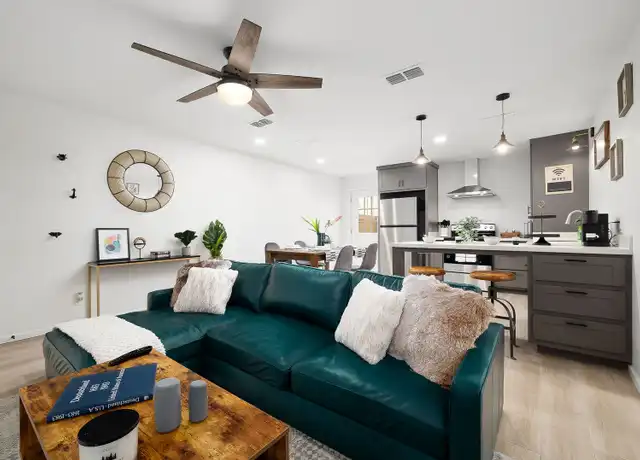 Property at 617 Gastel Cir Apt 5, Edinburg, TX, 78539, 2 beds, 2 baths, [object Object]