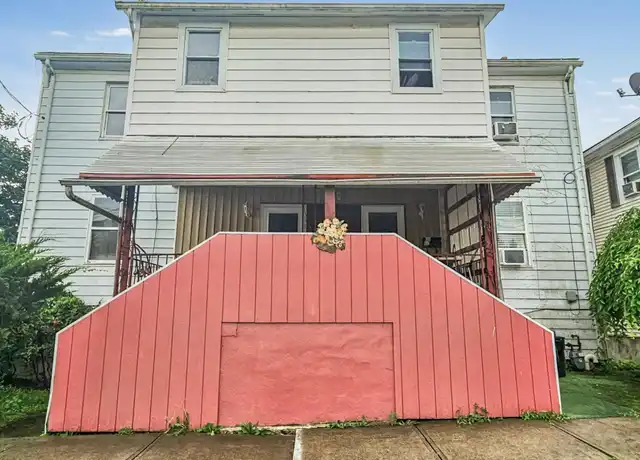 Property at 14 Kulp Ave Unit Front, Wilkes-Barre, PA, 18702, 2 beds, 1 bath, [object Object]