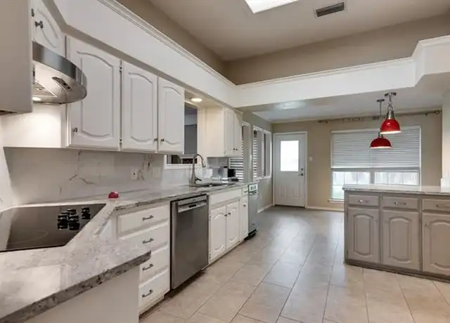 Property at 7 Roaring Creek Ct, Roanoke, TX, 76262, 4 beds, 2 baths, [object Object]