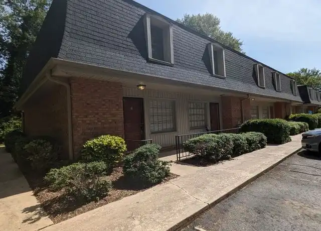 Property at 225 2nd St SE #1, Hickory, NC, 28602, 2 beds, 1.5 baths, [object Object]