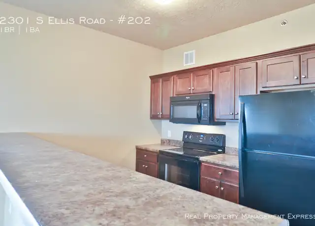 Property at 2301 S Ellis Rd, Sioux Falls, SD, 57106, 2 beds, 1 bath, [object Object]