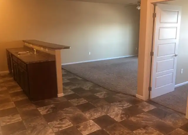 Property at 2301 S Ellis Rd, Sioux Falls, SD, 57106, 2 beds, 1 bath, [object Object]