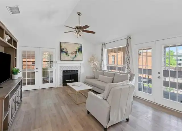 Property at 252 Jefferson Pkwy, Fort Worth, TX, 76107, 2 beds, 2 baths, [object Object]