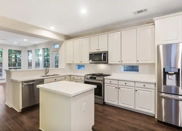 Property at 76 S Piper Trce, Spring, TX, 77381, 3 beds, 2.5 baths, [object Object]