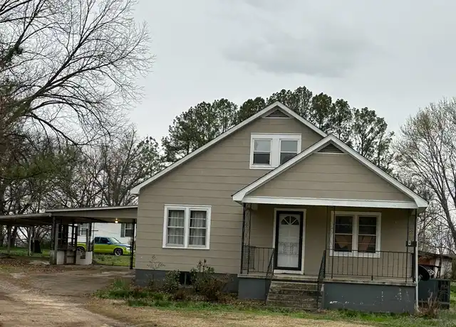 Property at 601 W Main St, Decherd, TN, 37324, 3 beds, 1 bath, [object Object]