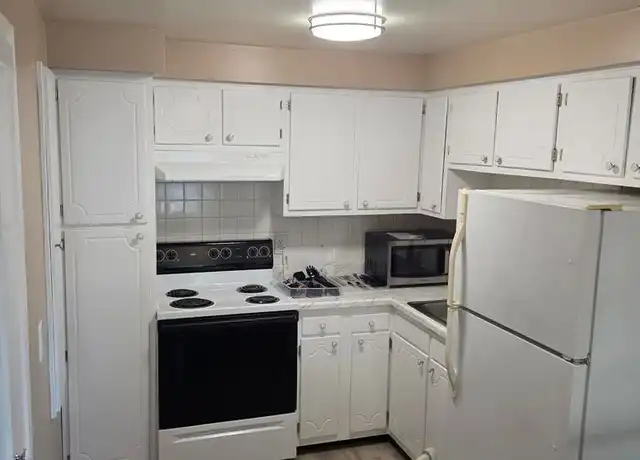 Property at 76 Remick Pkwy Unit 76-B, Lockport, NY, 14094, 2 beds, 1 bath, [object Object]