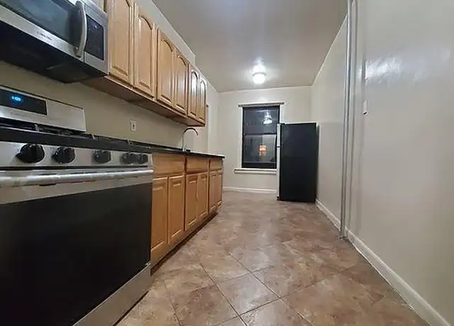 Property at 189 E Mosholu Pkwy N, Bronx, NY, 10467, 2 beds, 1 bath, [object Object]