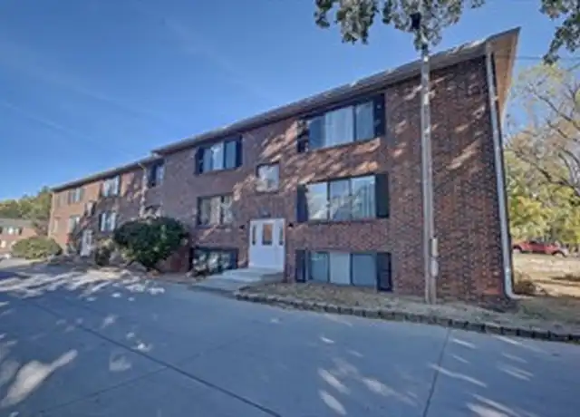 Property at 1215 Oakland Rd NE Unit 20, Cedar Rapids, IA, 52402, 1 bed, 1 bath, [object Object]
