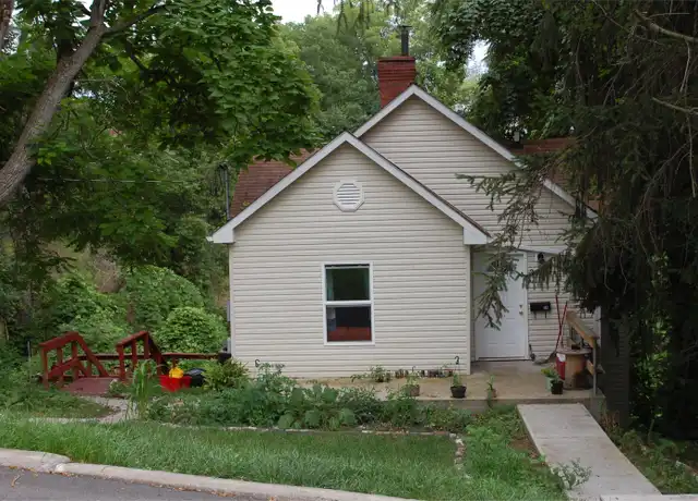 Property at 39 Woodward Ave, Athens, OH, 45701, 4 beds, 2 baths, [object Object]