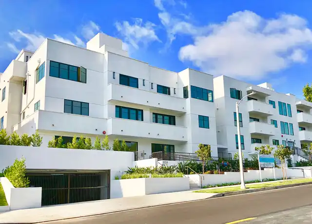 Property at 859 S Lucerne Blvd #2, Los Angeles, CA, 90005, 3 beds, 3.5 baths, [object Object]