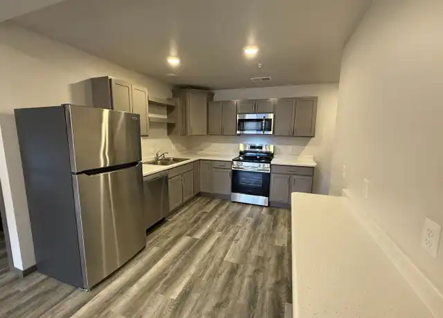 Property at 4576 London Rd Unit 4616 2, Eau Claire, WI, 54701, 1 bed, 1 bath, [object Object]