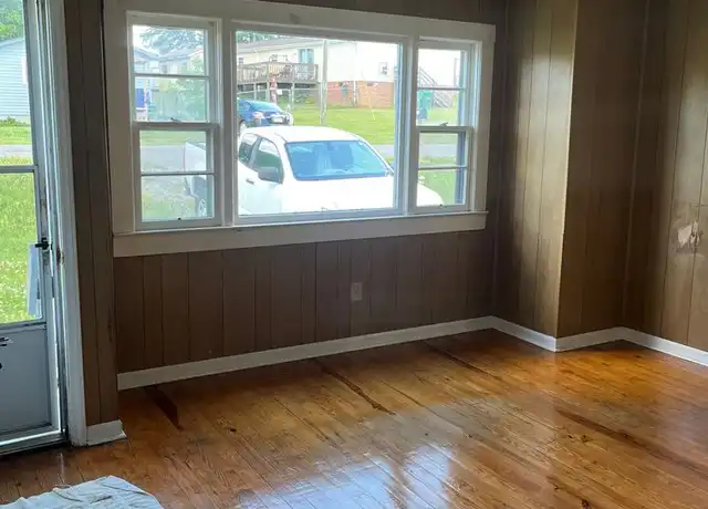 Property at 914 W Virginia Ave, Bessemer City, NC, 28016, 2 beds, 1 bath, [object Object]