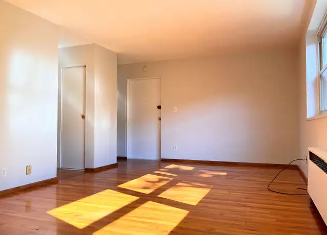 Property at 2002 Delaware Ave Unit 3, Buffalo, NY, 14216, 1 bed, 1 bath, [object Object]