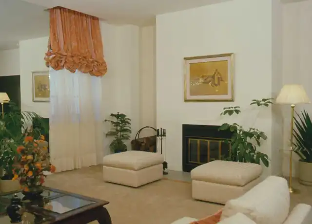 Property at Monument Place Apartments - 305 W Monument St, Baltimore, MD, 21201, 1-2 bed, 1-2 bath, [object Object]