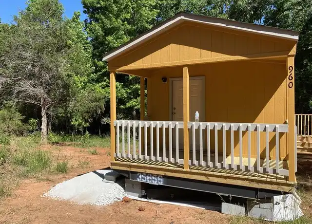 Property at 960 Cedar Village Ln, Seneca, SC, 29678, 1 bed, 1 bath, [object Object]