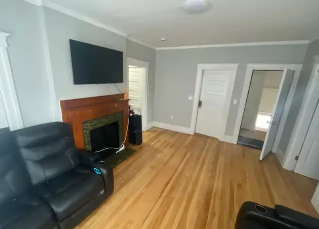 Property at 50 Hollywood St Unit 2, Worcester, MA, 01610, 4 beds, 1 bath, [object Object]