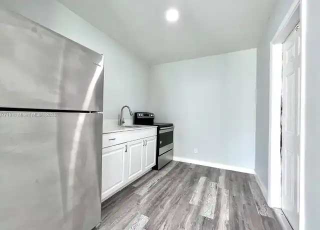 Property at 830 NW 7th St #4, Hallandale Beach, FL, 33009, 2 beds, 1 bath, [object Object]