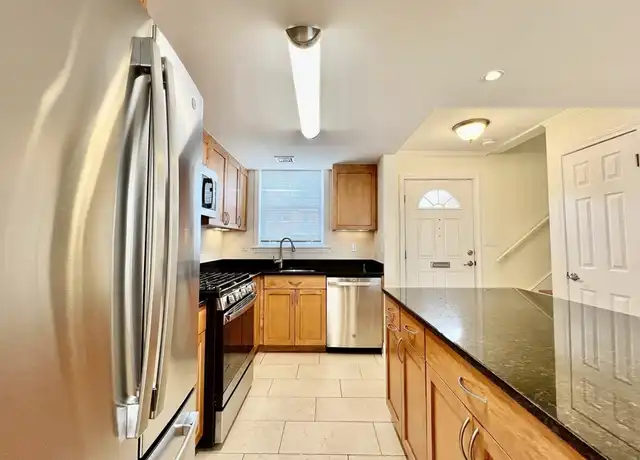 Property at 124 Thornton Rd Unit 124, Chestnut Hill, MA, 02467, 2 beds, 1 bath, [object Object]
