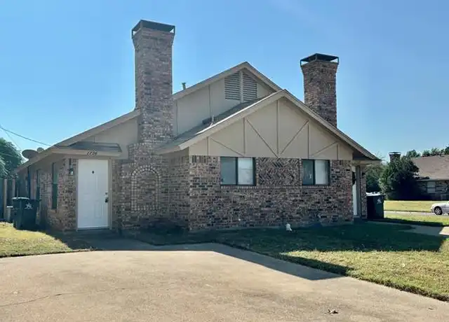 Property at 1726 Patricia St, Arlington, TX, 76012, 2 beds, 1 bath, [object Object]