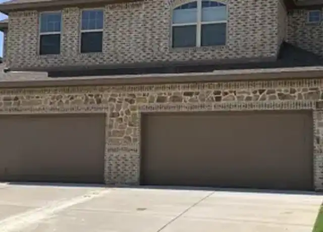 Property at 1020 W Sierra Vista Ct, Midlothian, TX, 76065, 3 beds, 3 baths, [object Object]