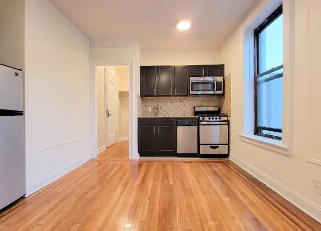Property at 2521 31st Ave, Astoria, NY, 11106, 0 beds, 1 bath, [object Object]