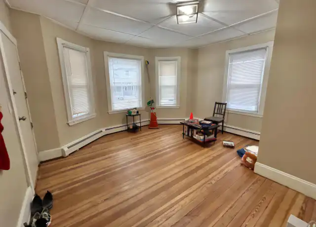 Property at 62 Radcliffe Ave, Providence, RI, 02908, 3 beds, 1 bath, [object Object]