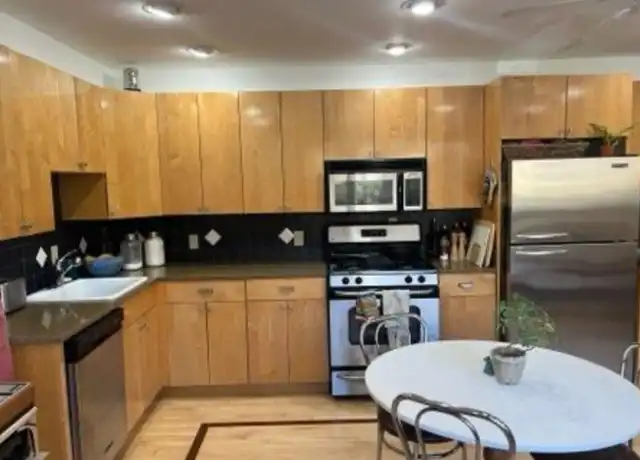 Property at 4430 W Lake Harriet Pkwy, Minneapolis, MN, 55410, 1 bed, 1 bath, [object Object]