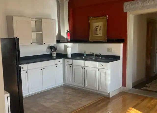 Property at 28 Bates St, Lewiston, ME, 04240, 2 beds, 1 bath, [object Object]