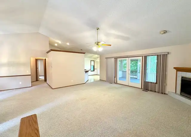 Property at 25 Elizabeth Dr, Bella Vista, AR, 72715, 3 beds, 2 baths, [object Object]