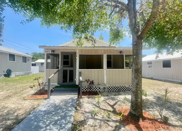 Property at 907 S Washington Ave, Apopka, FL, 32703, 2 beds, 1 bath, [object Object]
