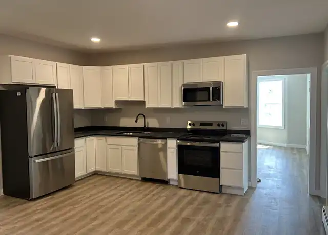 Property at 8 Plymouth St Unit 2, Fitchburg, MA, 01420, 3 beds, 1 bath, [object Object]