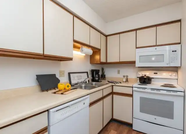 Property at Finkbine Ln, Iowa City, IA, 52246, 1-2 bed, 1 bath, [object Object]