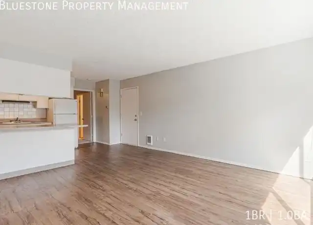 Property at 2415 SE Taylor St, Portland, OR, 97214, 1 bed, 1 bath, [object Object]