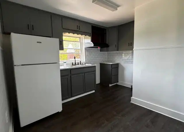 Property at 21 N 4th St, Lebanon, PA, 17046, 2 beds, 1 bath, [object Object]
