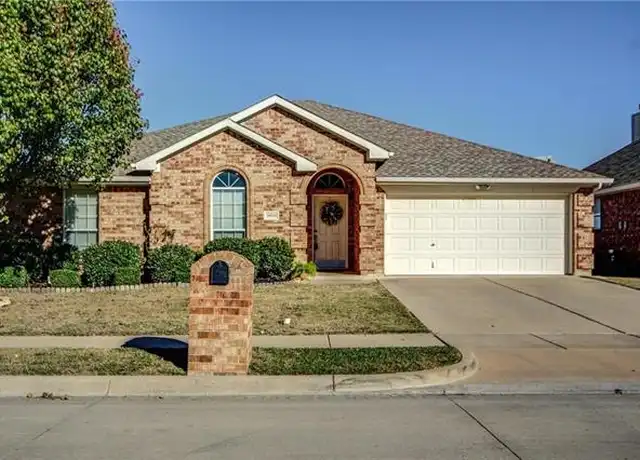 Property at 10524 Bear Creek Trl, Fort Worth, TX, 76244, 4 beds, 2 baths, [object Object]
