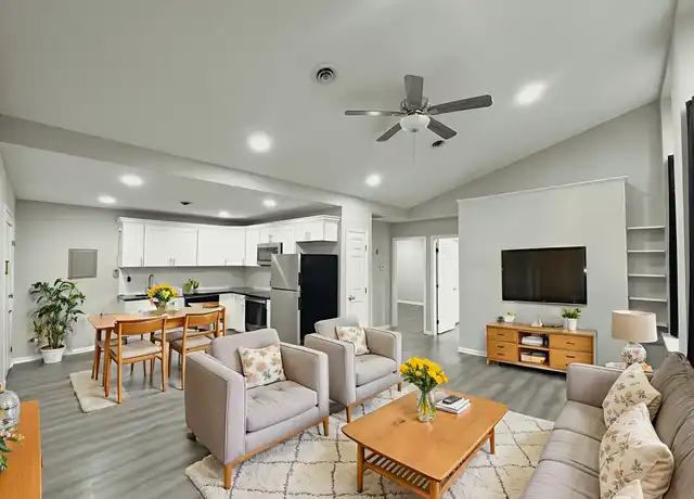 Property at 130 Oak Ave Unit 2, Shelton, CT, 06484, 2 beds, 1 bath, [object Object]
