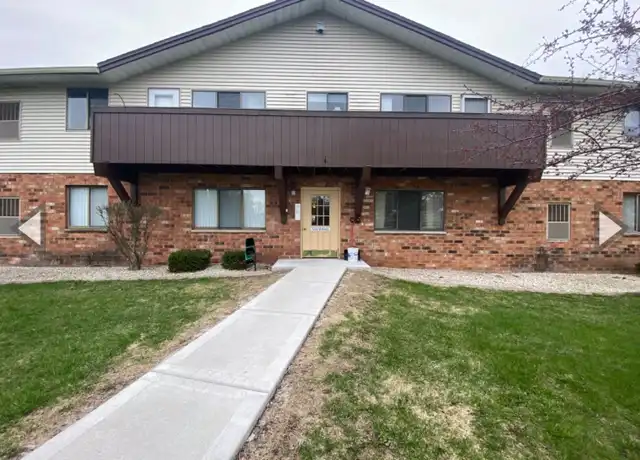 Property at 15864 Vienna Ct Unit 4, Germantown, WI, 53022, 2 beds, 1 bath, [object Object]