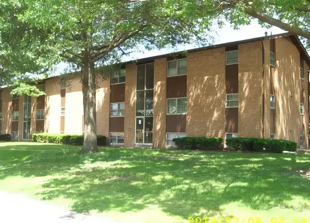 Property at 316 Mecherle Dr Unit 316 Mecherle-101, Bloomington, IL, 61701, 2 beds, 1 bath, [object Object]