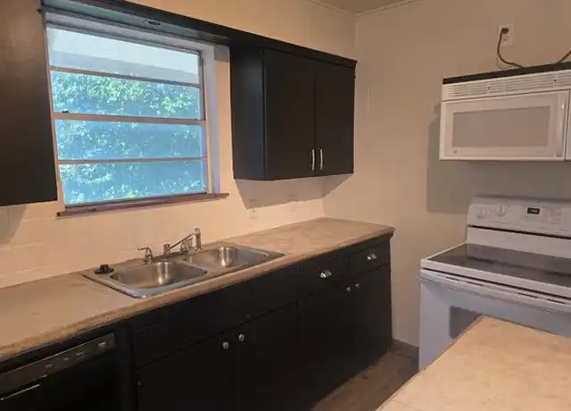 Property at 219 E 3rd St Unit B, Keene, TX, 76059, 2 beds, 1 bath, [object Object]