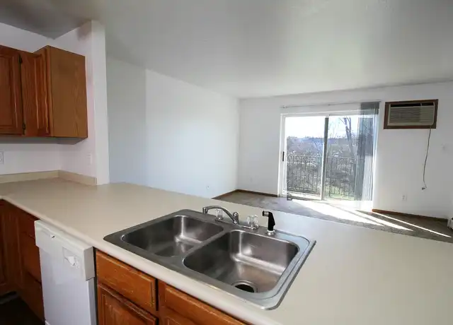 Property at Venbury Trail Apartments - 908 8th St SW, Altoona, IA, 50009, 1-2 bed, 1-2 bath, [object Object]