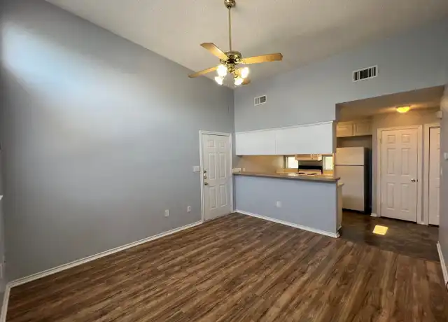 Property at 2310 W Hickory St Unit H, Denton, TX, 76201, 1 bed, 1 bath, [object Object]