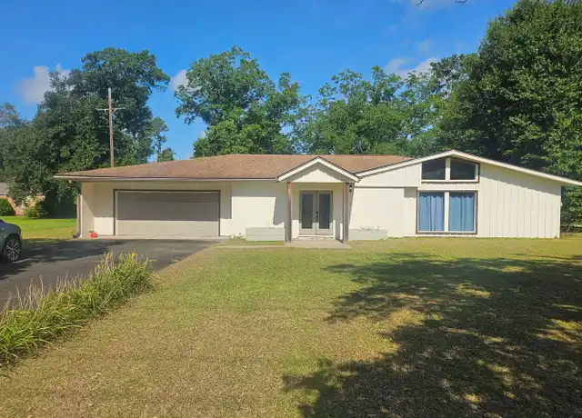 Property at 403 S Texas St, Deridder, LA, 70634, 4 beds, 2 baths, [object Object]