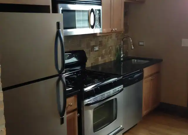Property at 2920 W Cullom Ave Unit 2, Chicago, IL, 60618, 2 beds, 2 baths, [object Object]